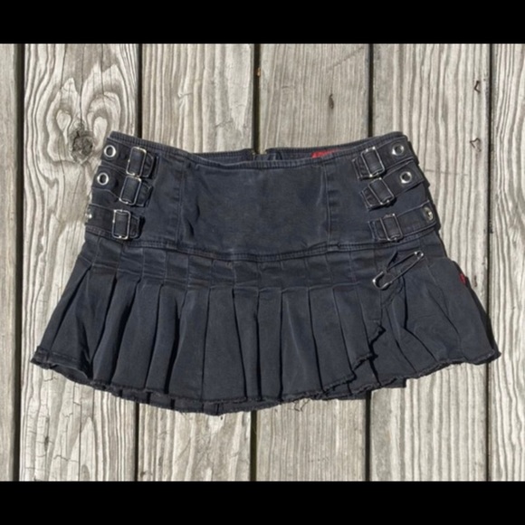 IN SEARCH OF - Picture 2 of 5